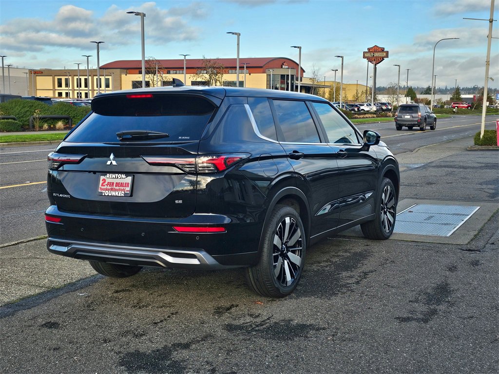 New 2025 Mitsubishi Outlander SE image 5