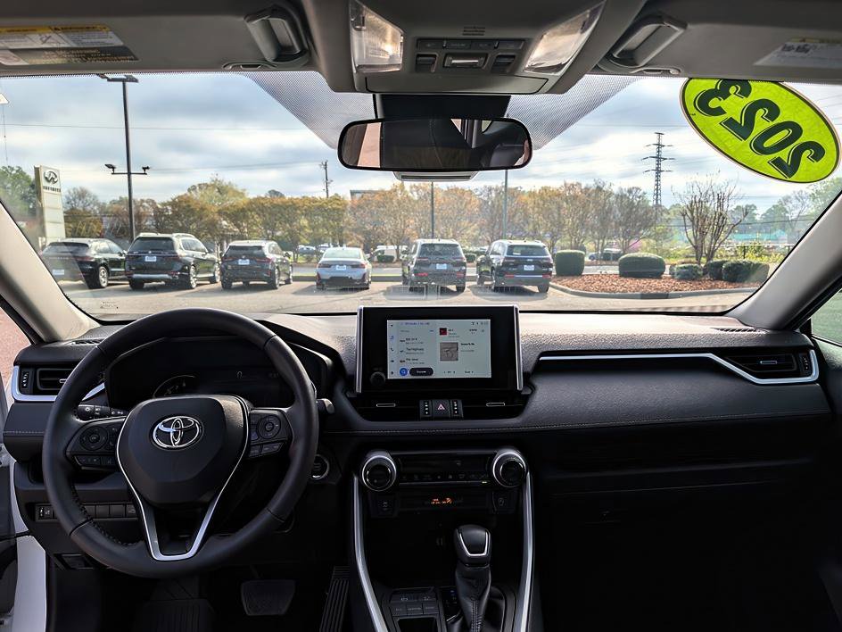 Used 2023 Toyota RAV4 XLE Premium image 11