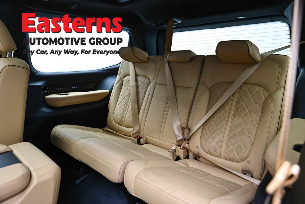 Used 2025 Jeep Grand Wagoneer Series III w/ Rear Seat Video Group 1 AWD/4WD image 30