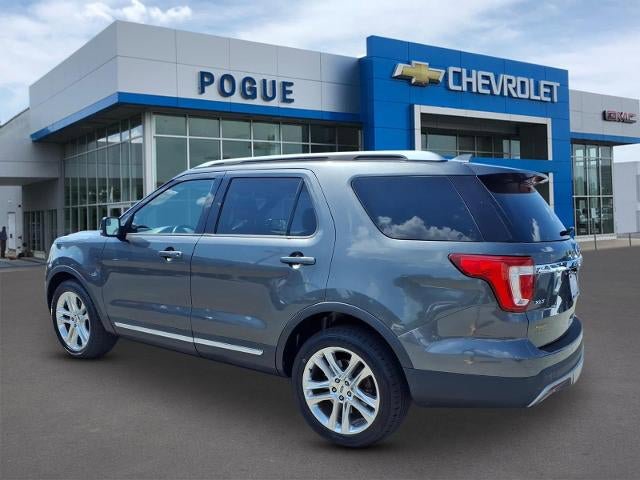 Used 2017 Ford Explorer XLT AWD/4WD image 3