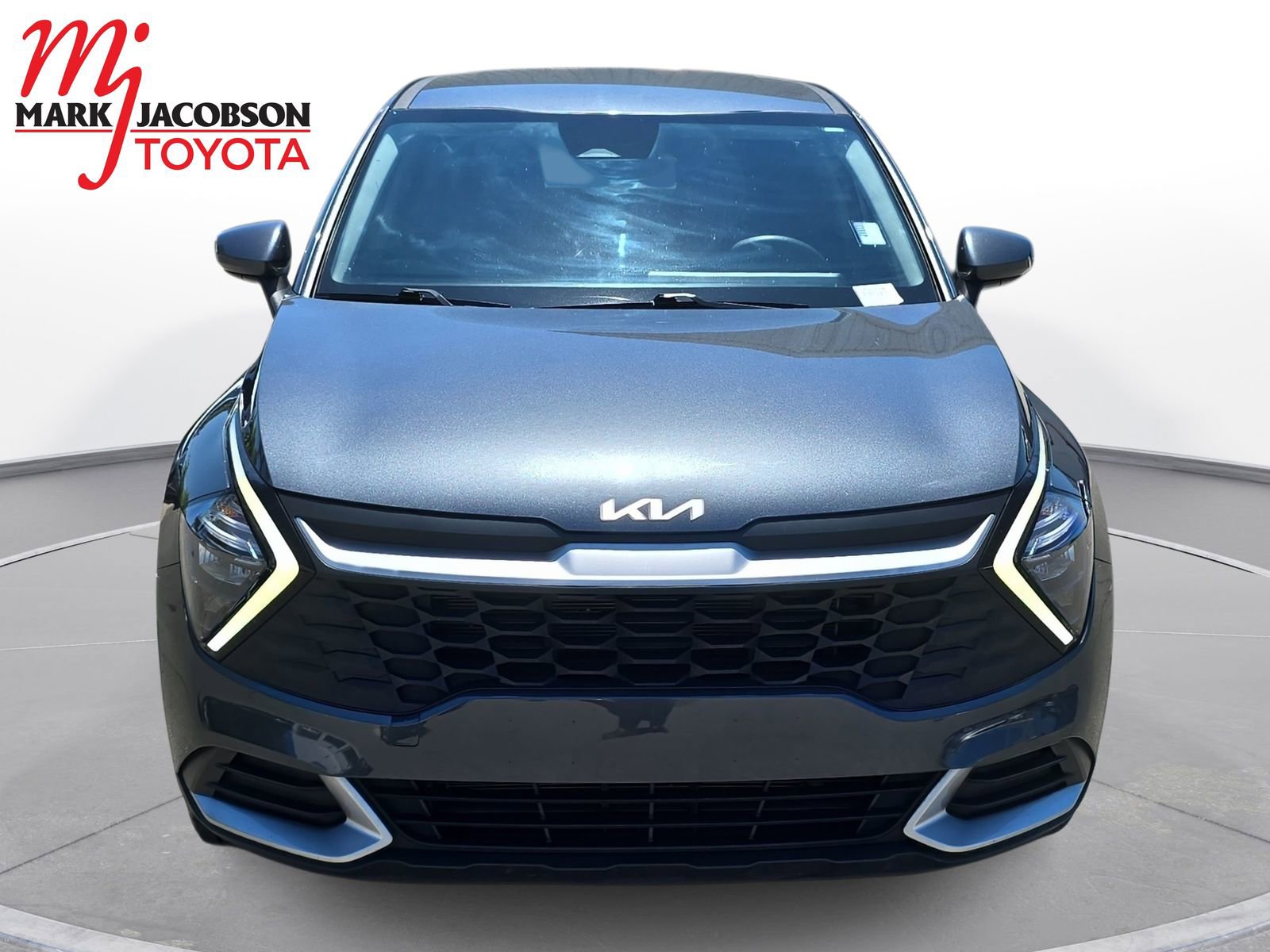 Used 2023 Kia Sportage LX FWD image 2