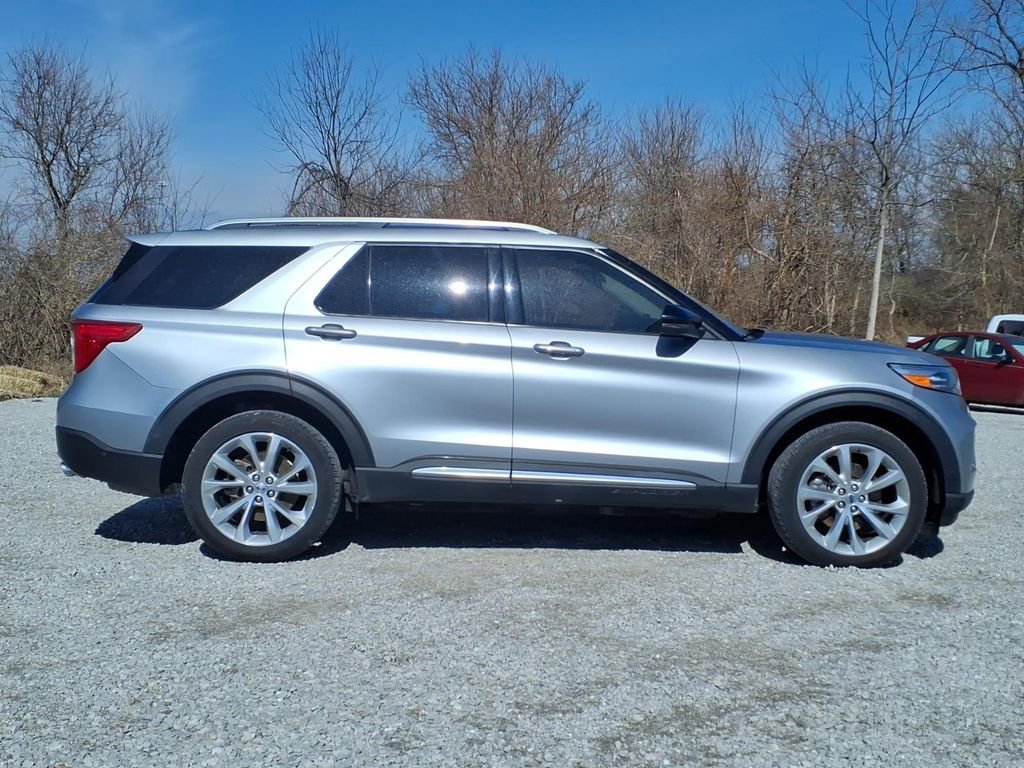 Used 2022 Ford Explorer Platinum w/ Premium Technology Package image 9