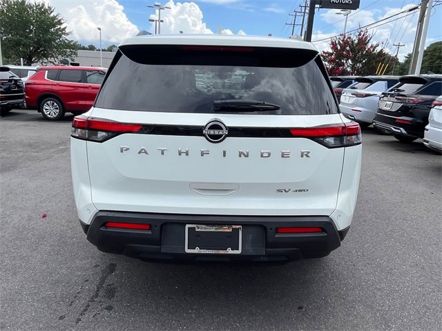 Used 2022 Nissan Pathfinder SV image 5