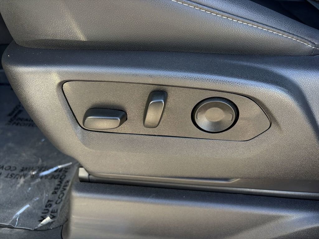 Used 2025 GMC Sierra 1500 SLT w/ SLT Premium Package image 8