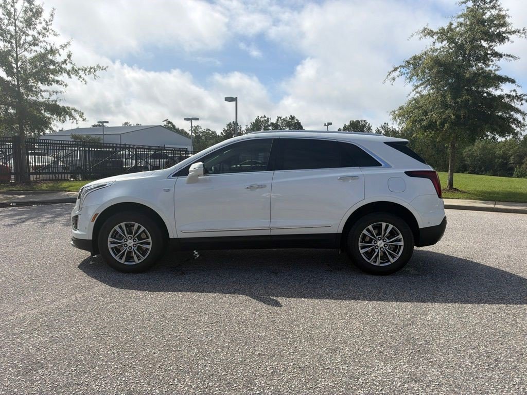 Certified 2022 Cadillac XT5 Premium Luxury w/ Technology Package FWD image 4