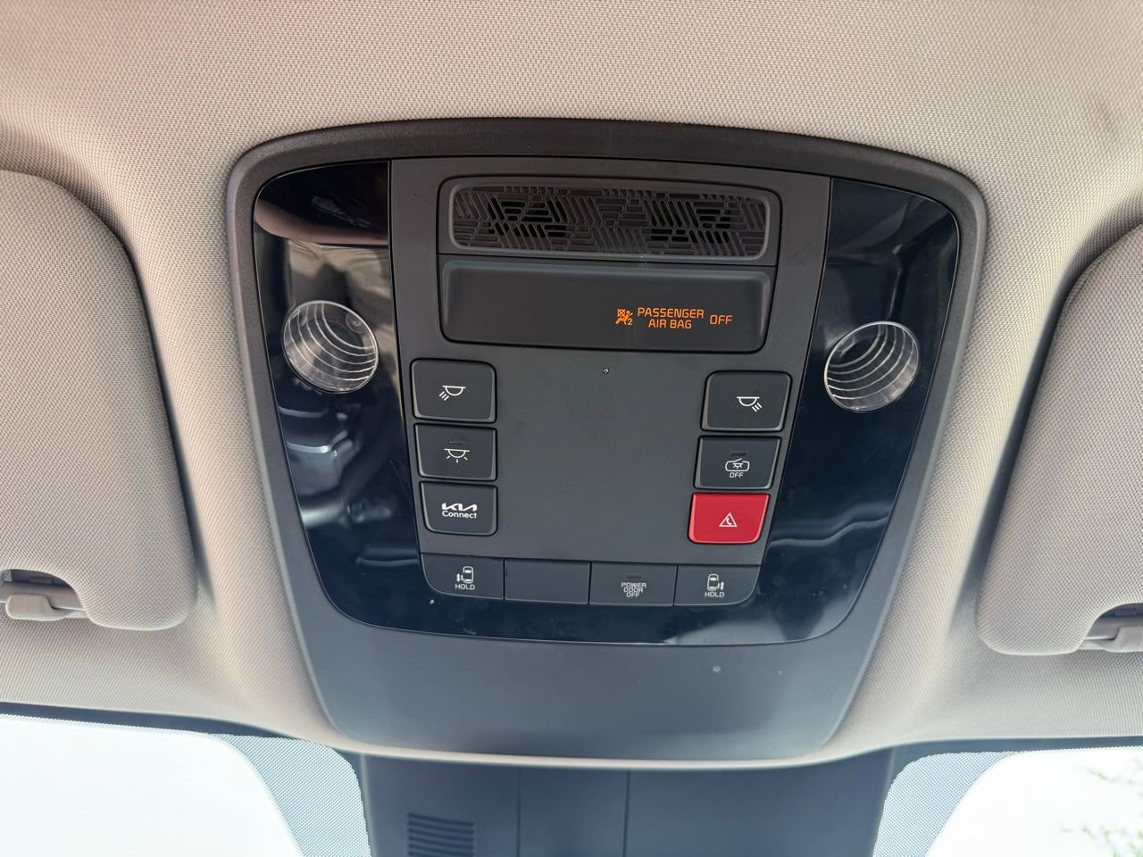 Used 2025 Kia Carnival image 20