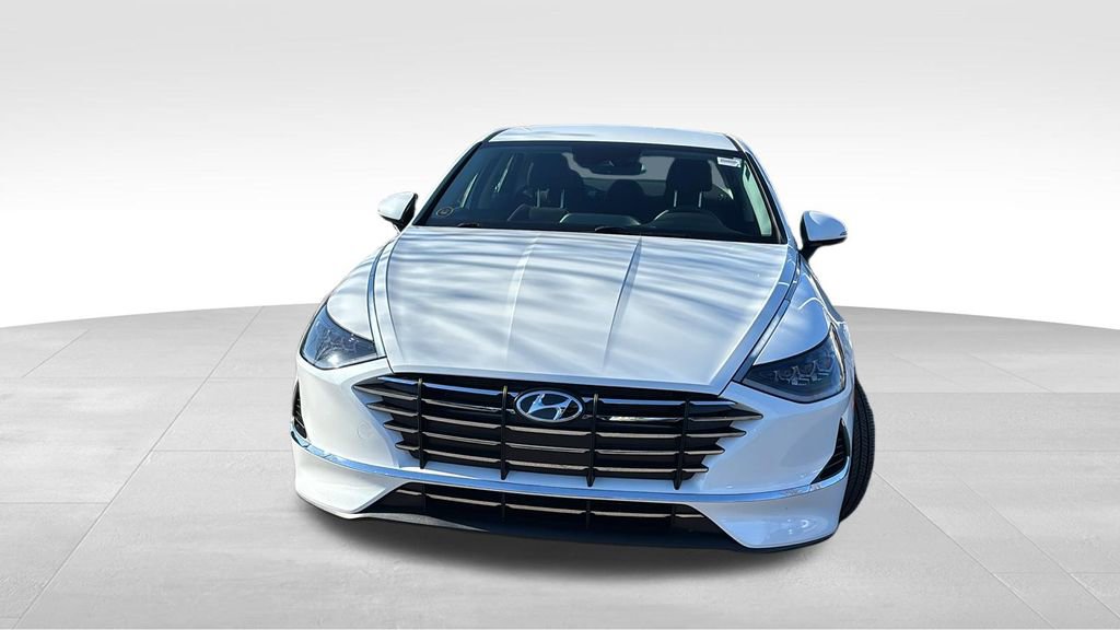 Used 2023 Hyundai Sonata SE image 2
