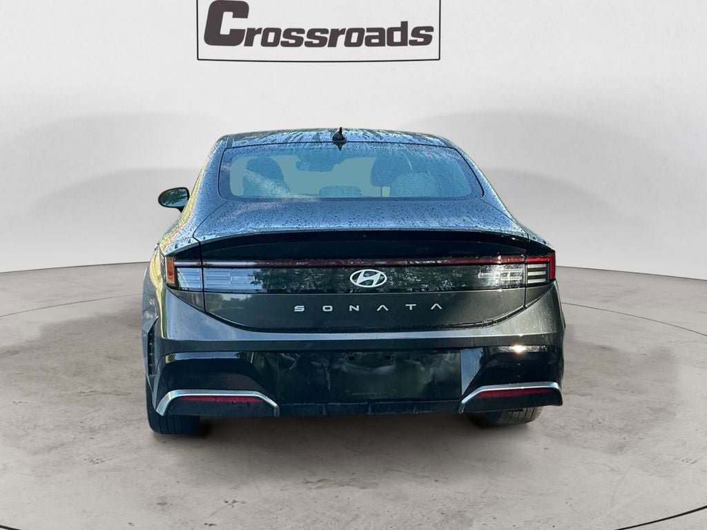 Used 2025 Hyundai Sonata SEL FWD image 4