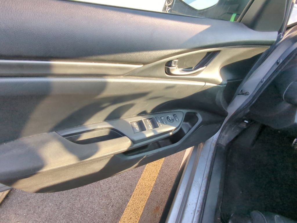Used 2018 Honda Civic Sport image 8