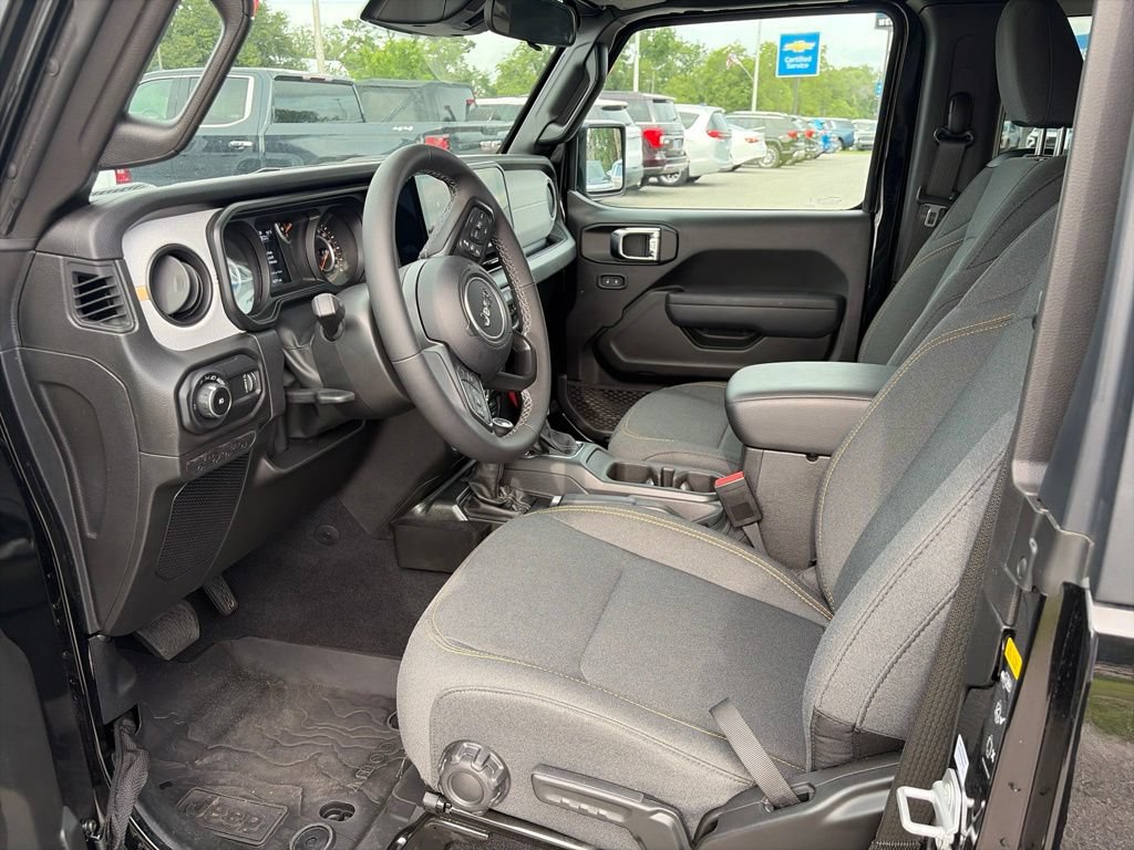 Used 2026 Jeep Wrangler Sport AWD/4WD image 14
