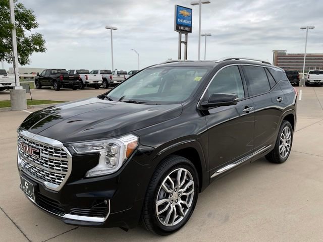 Used 2023 GMC Terrain Denali w/ Denali Premium Package image 1