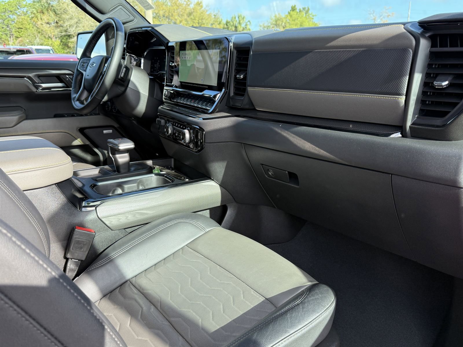 Used 2023 Chevrolet Silverado 1500 ZR2 w/ Technology Package image 13