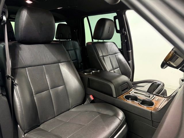 Used 2014 Lincoln Navigator 4WD image 33