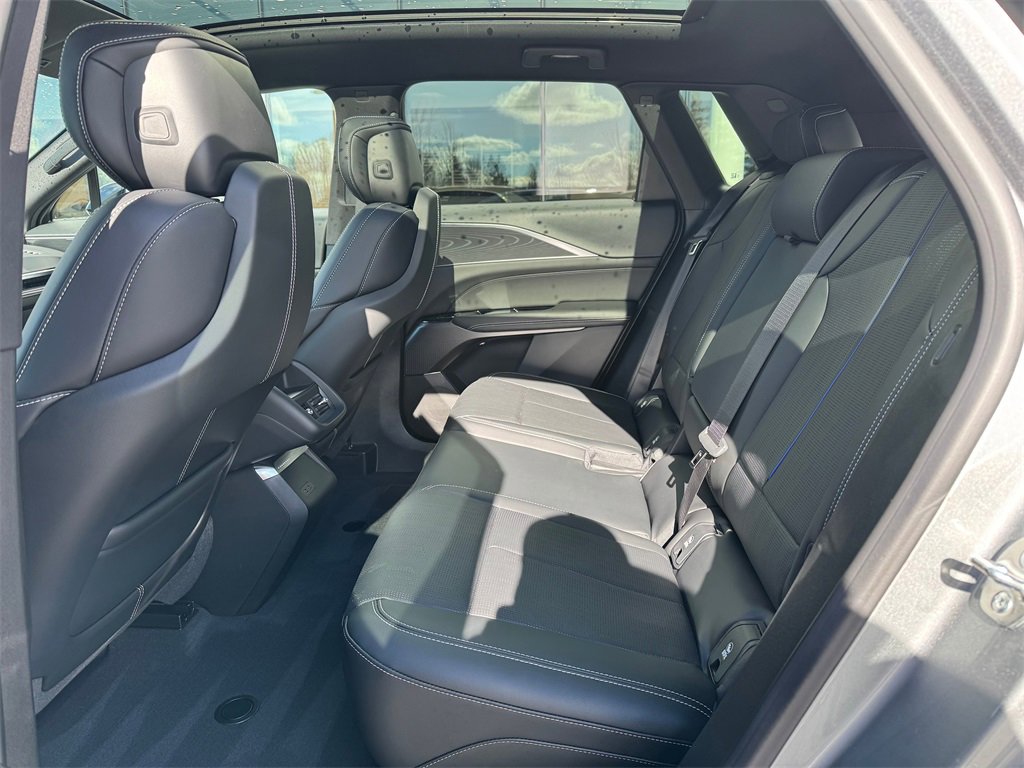 Used 2025 Cadillac Lyriq Sport image 46