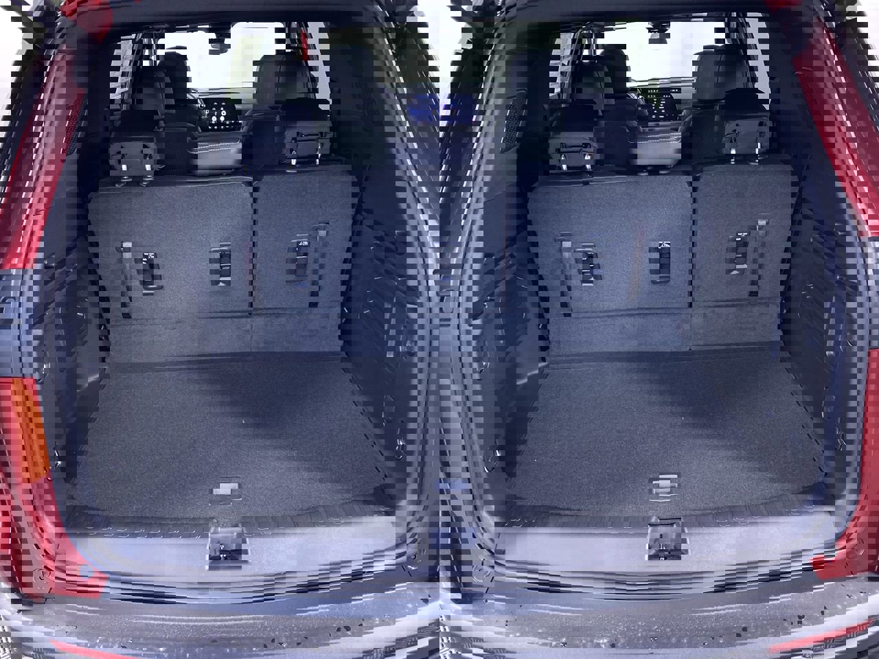 New 2025 Chevrolet Traverse LT w/ Midnight/Sport Edition image 14