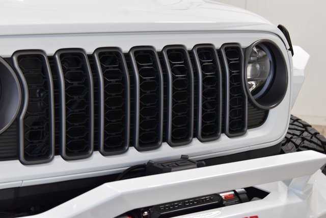 Used 2025 Jeep Wrangler Unlimited Rubicon w/ XTREMEE 35" Tire Package image 9