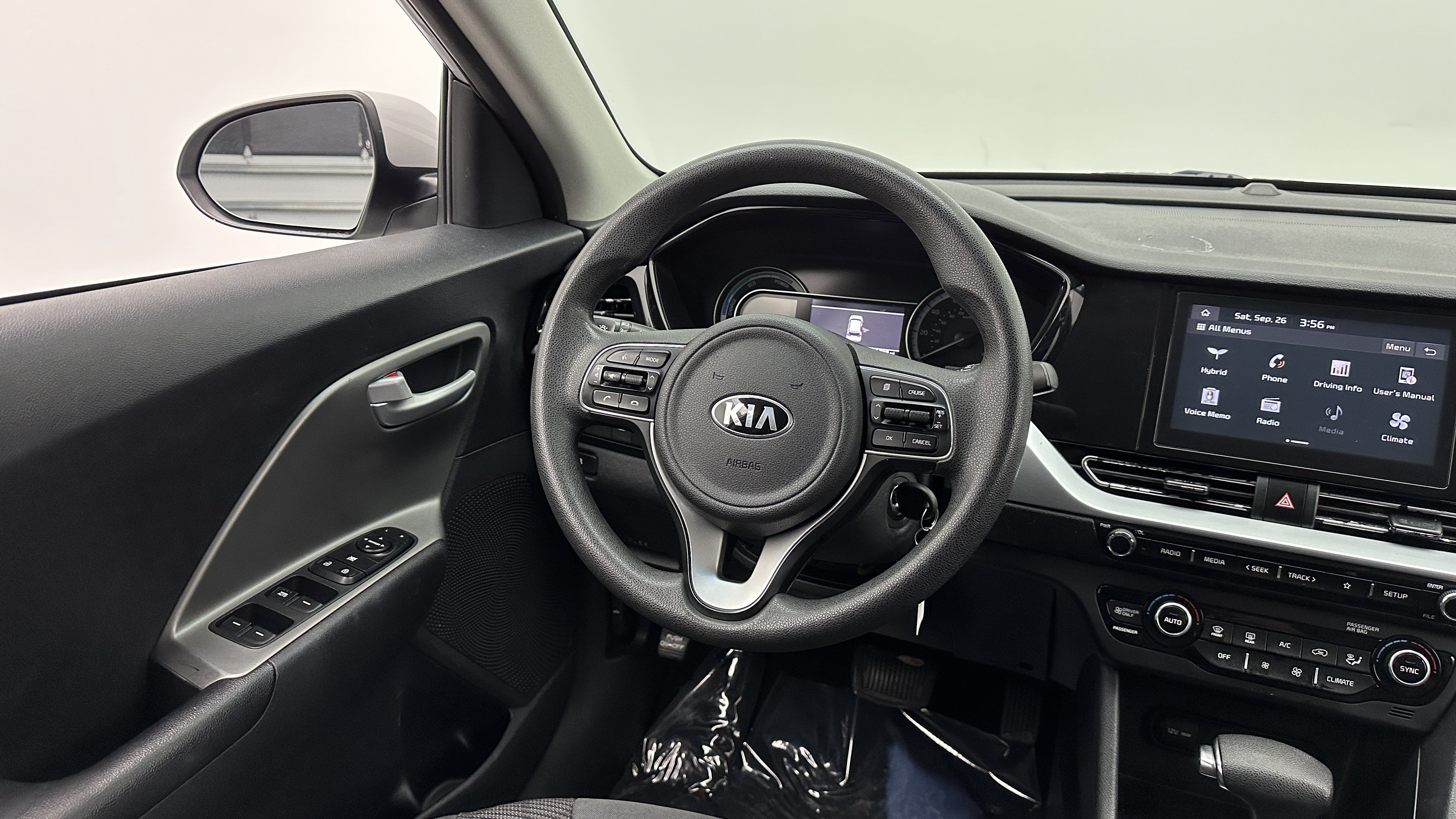 Used 2020 Kia Niro LX FWD image 29