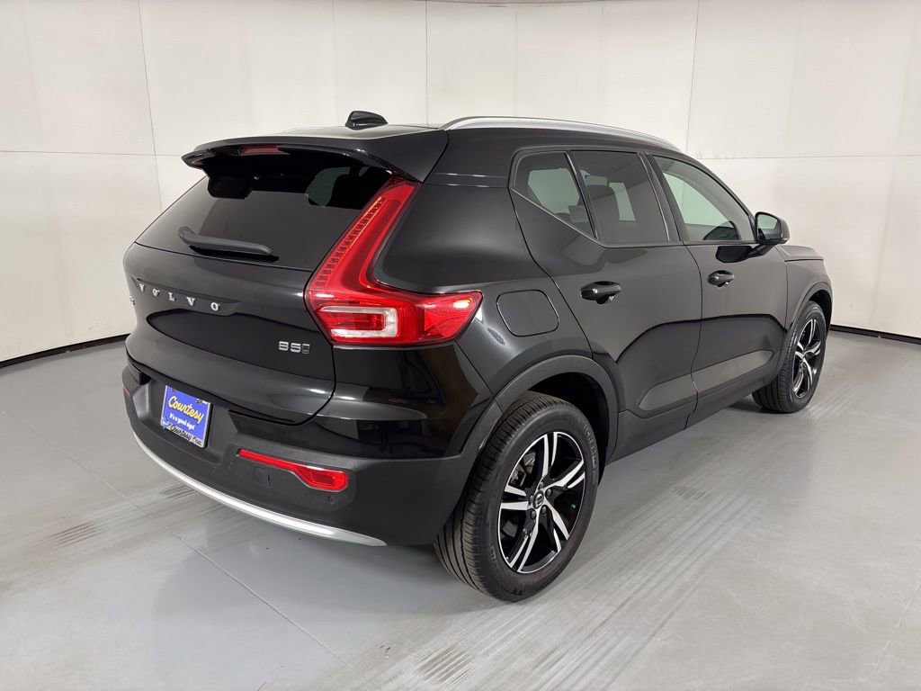Used 2023 Volvo XC40 B5 Core w/ Protection Package Premier image 8