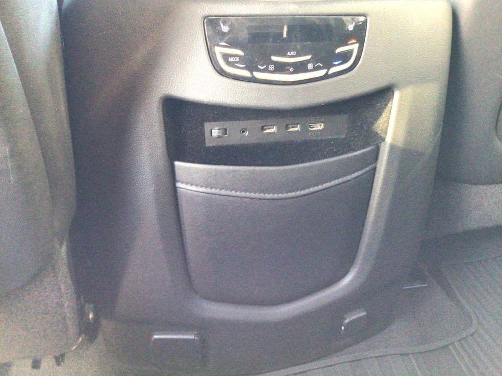 Used 2019 Cadillac Escalade Premium Luxury w/ Escalade Sport Edition image 22