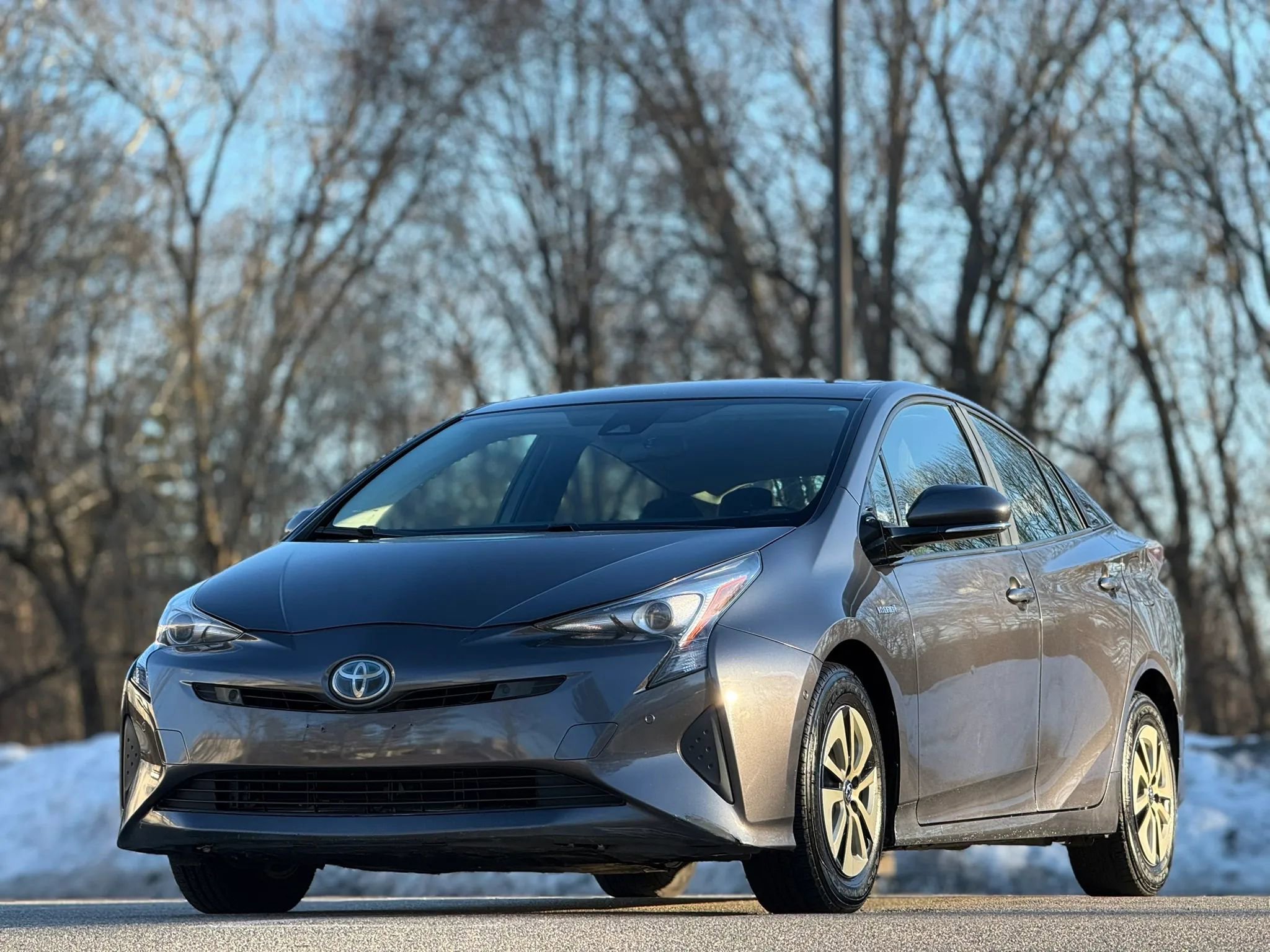 Used 2018 Toyota Prius Two w/ Prius Two Safety Plus Package FWD image 2