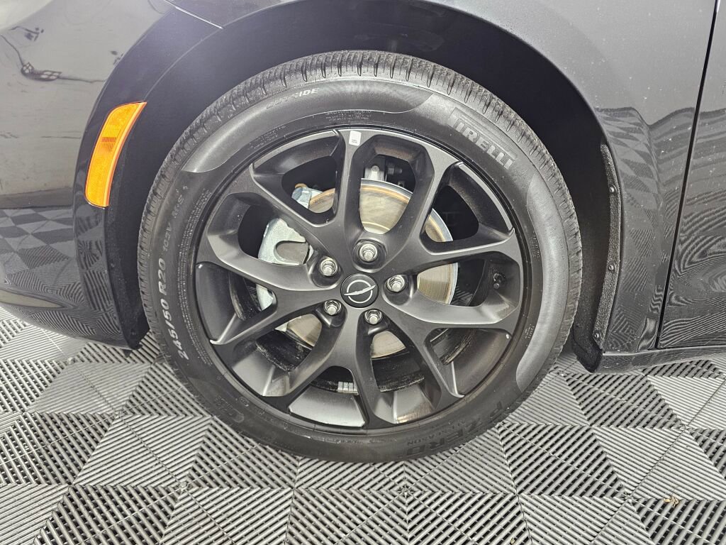 Used 2026 Chrysler Pacifica Limited w/ S Appearance Package image 11