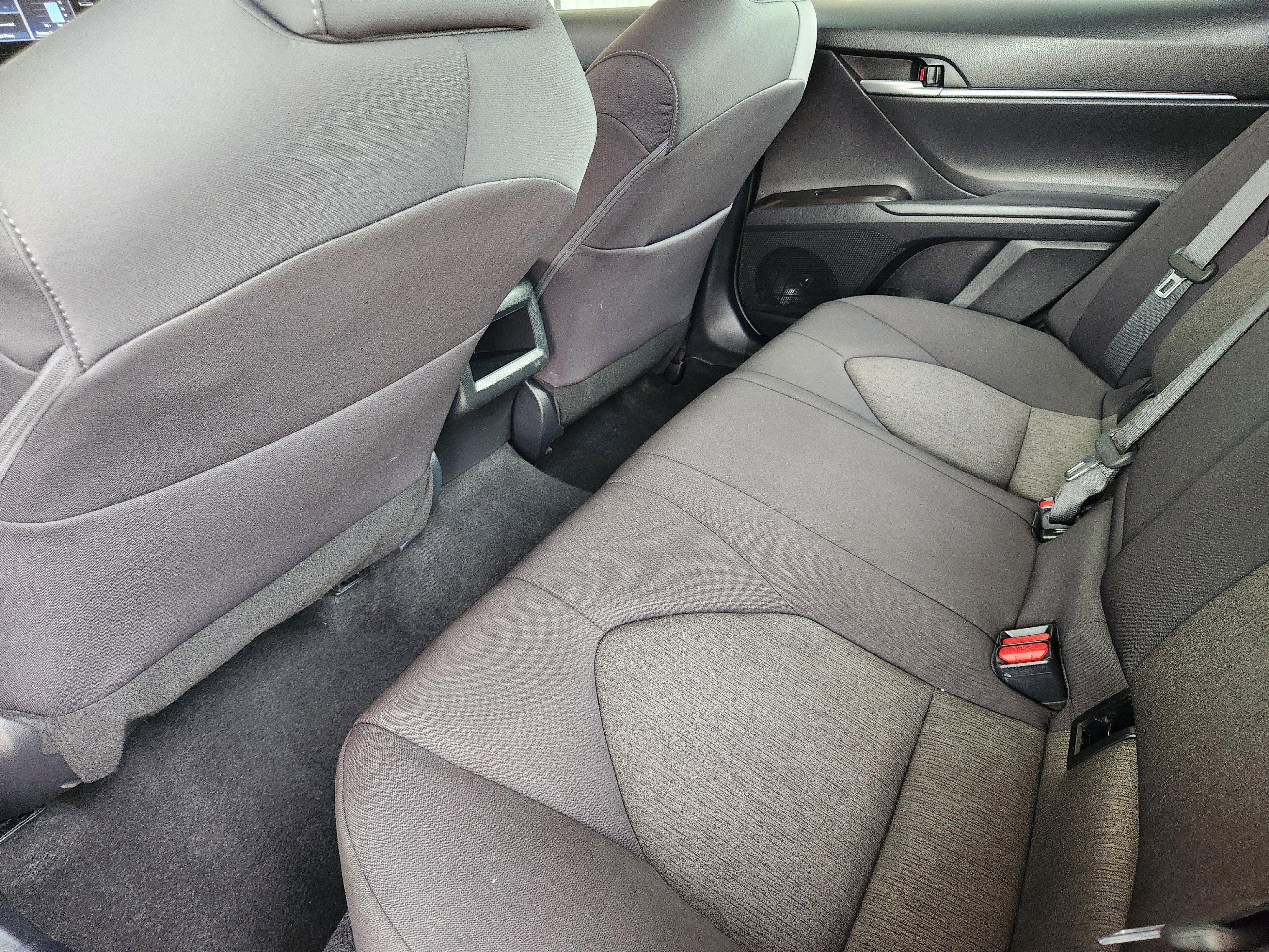 Used 2024 Toyota Camry LE FWD image 31