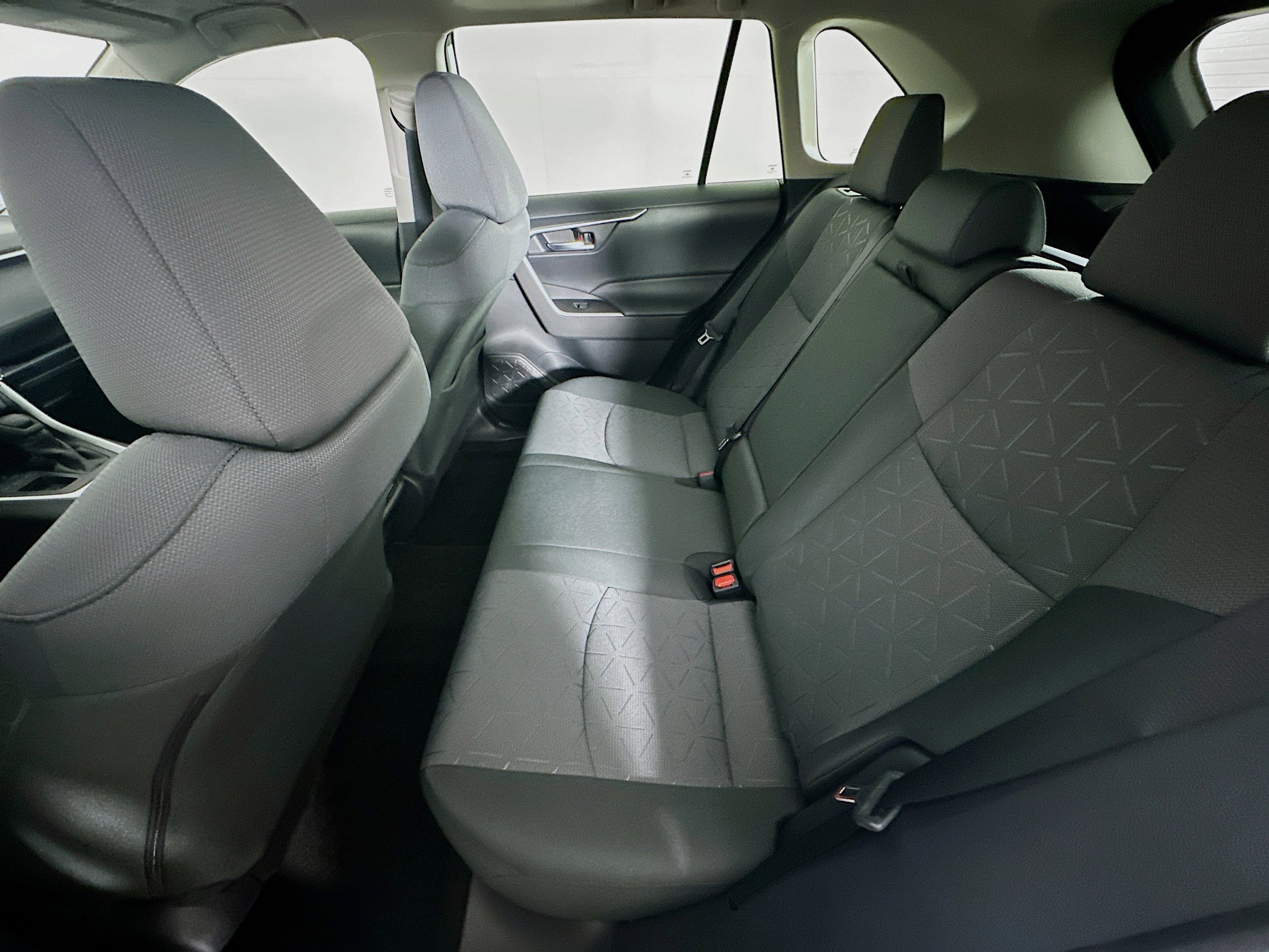 Used 2025 Toyota RAV4 XLE w/ Convenience Package FWD image 29