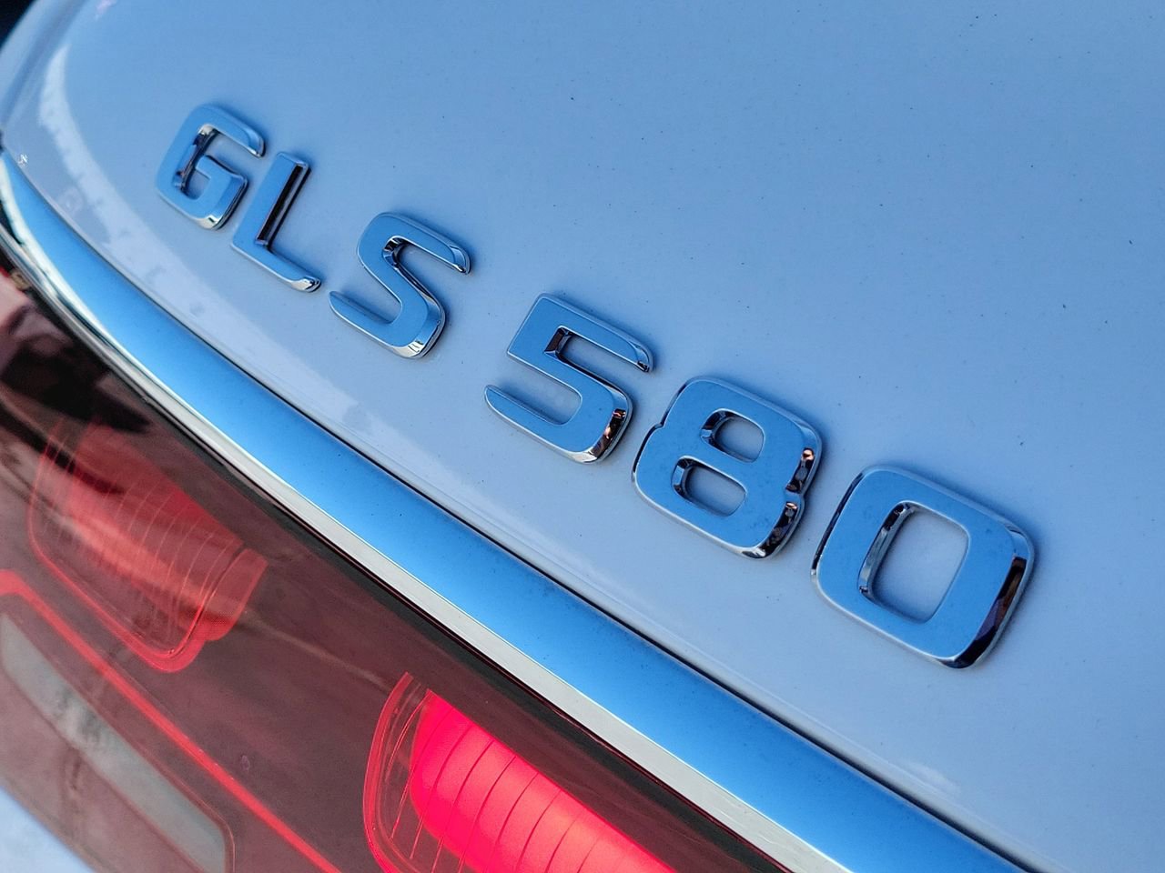 New 2026 Mercedes-Benz GLS 580 4MATIC image 9