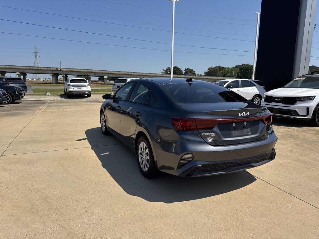 Certified 2022 Kia Forte Sedan FWD image 16
