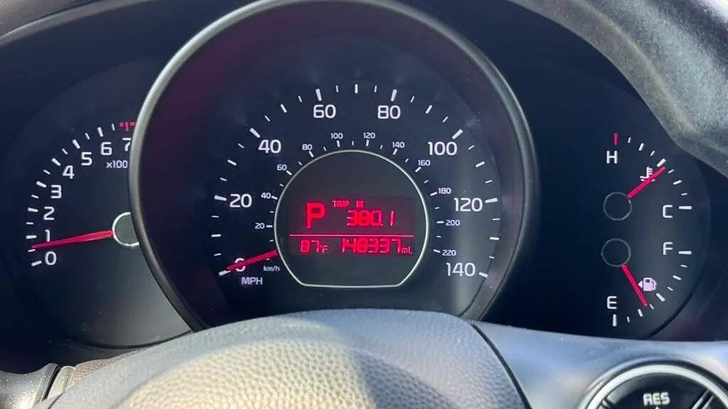 Used 2017 Kia Soul + FWD image 18