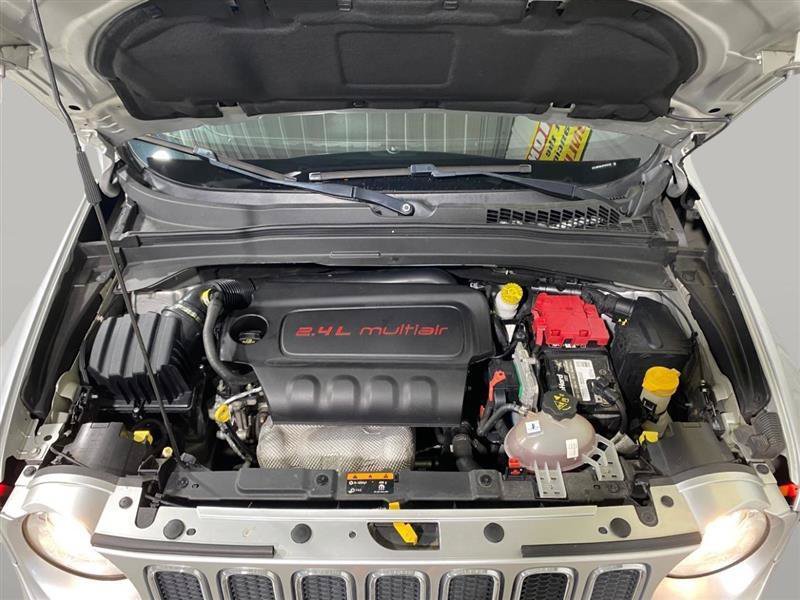 Used 2018 Jeep Renegade Limited w/ UConnect 8.4 Nav Group AWD/4WD image 28