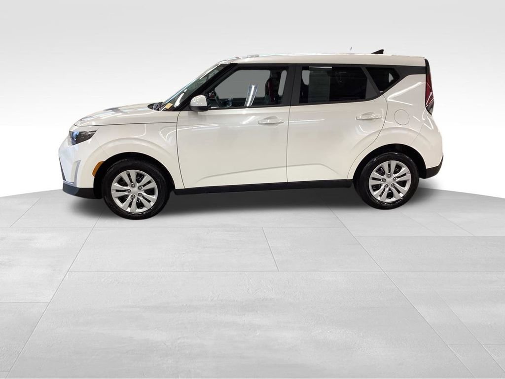 Certified 2025 Kia Soul LX FWD image 4