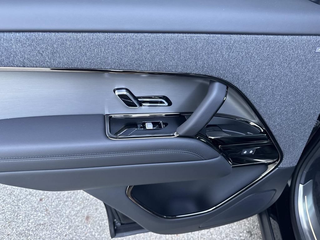 New 2026 Land Rover Range Rover Sport SE AWD/4WD image 12