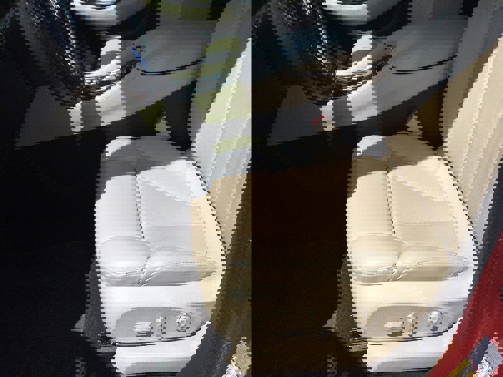 Used 2019 Buick Envision Premium w/ Driver Confidence Package image 16