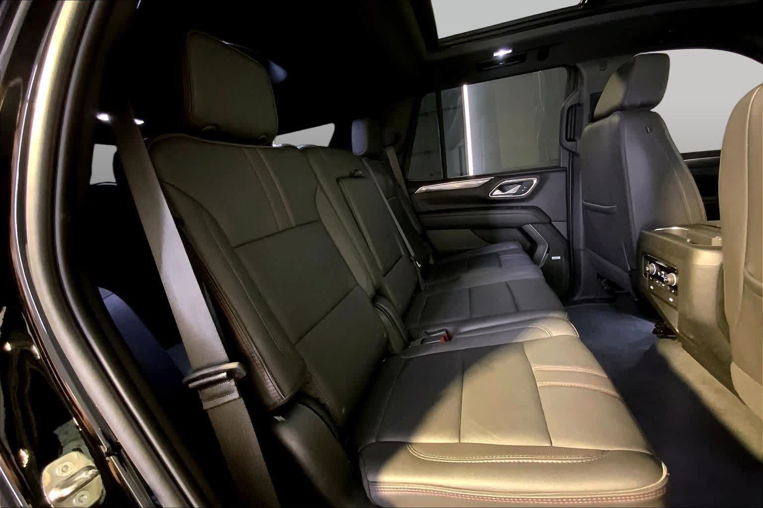 Used 2023 Chevrolet Tahoe RST w/ Luxury Package AWD/4WD image 19