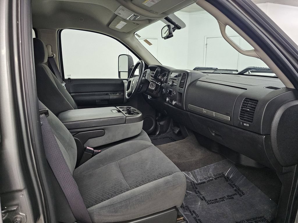 Used 2008 Chevrolet Silverado 2500 LT w/ 1LT Convenience Package AWD/4WD image 24