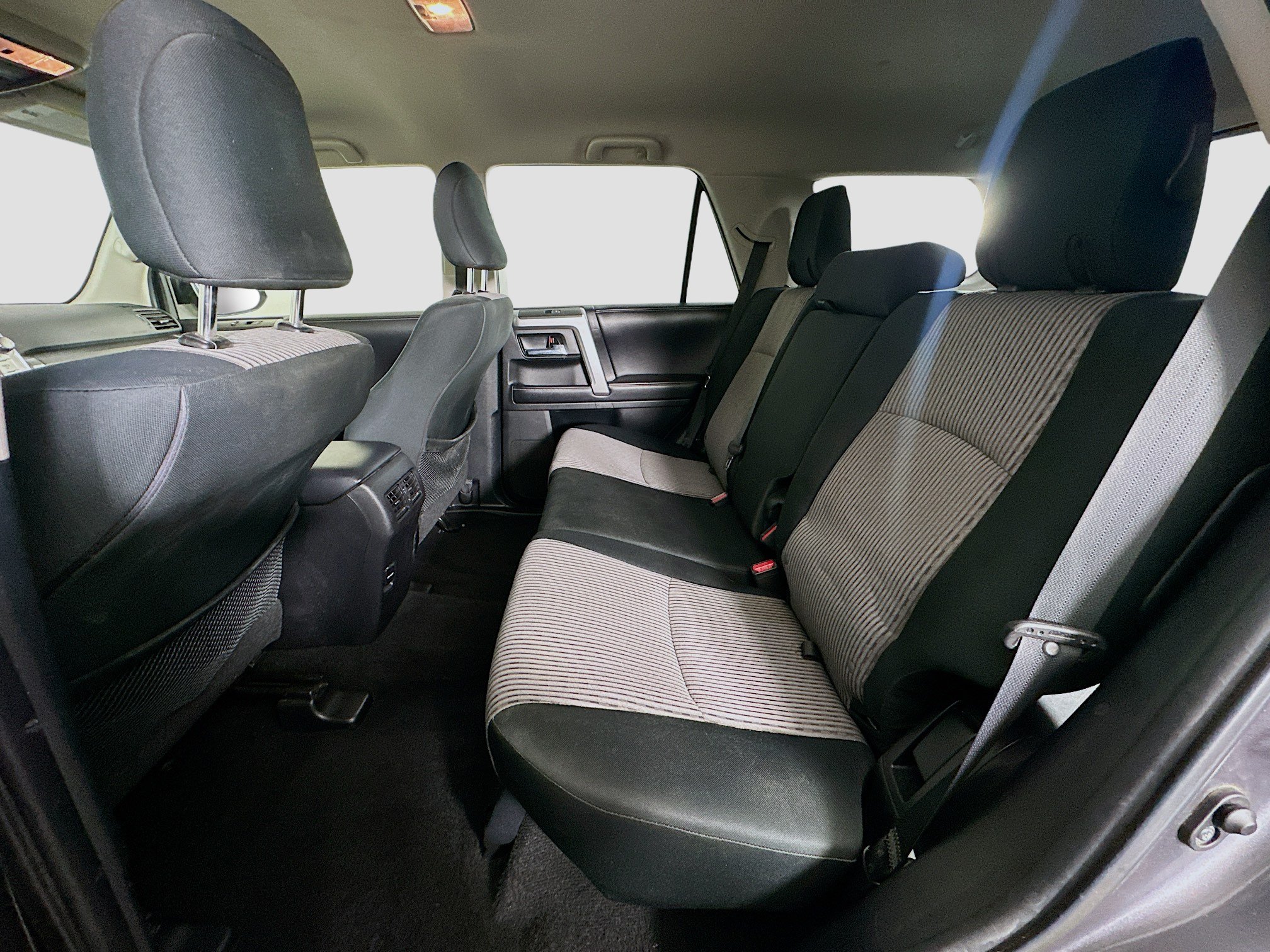 Used 2016 Toyota 4Runner SR5 AWD/4WD image 26