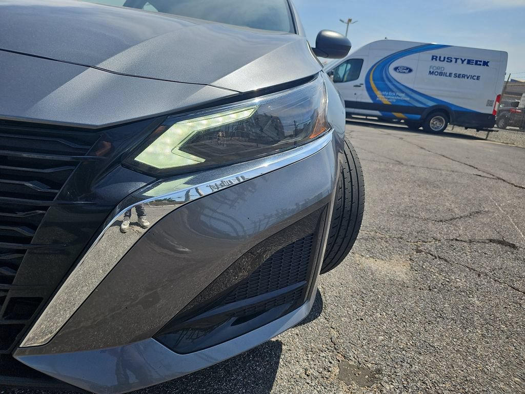 Used 2024 Nissan Altima 2.5 SV FWD image 30