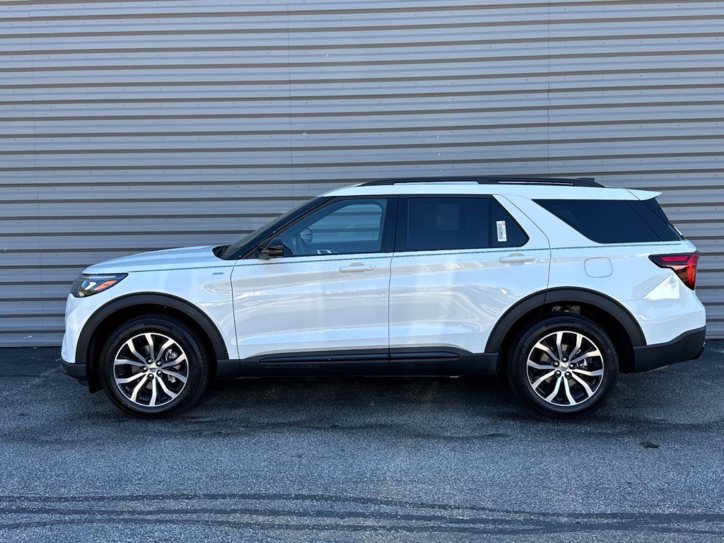 New 2027 Ford Explorer ST-Line AWD/4WD image 2