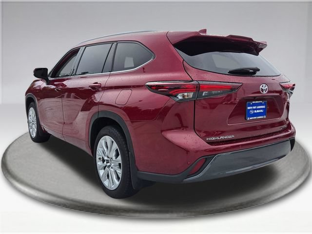 Used 2025 Toyota Highlander Limited FWD image 15
