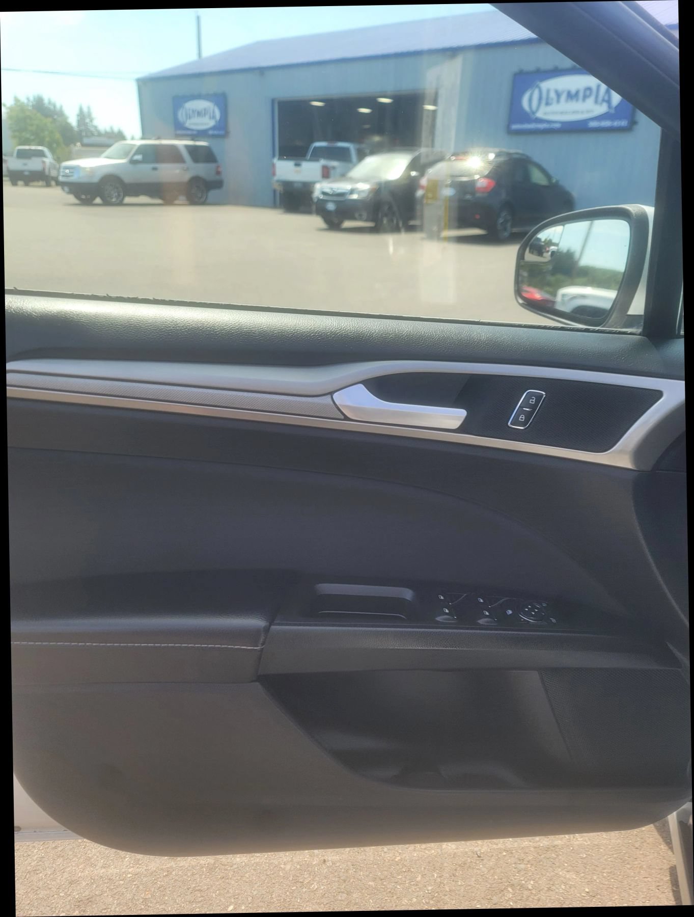 Used 2018 Ford Fusion SE FWD image 29
