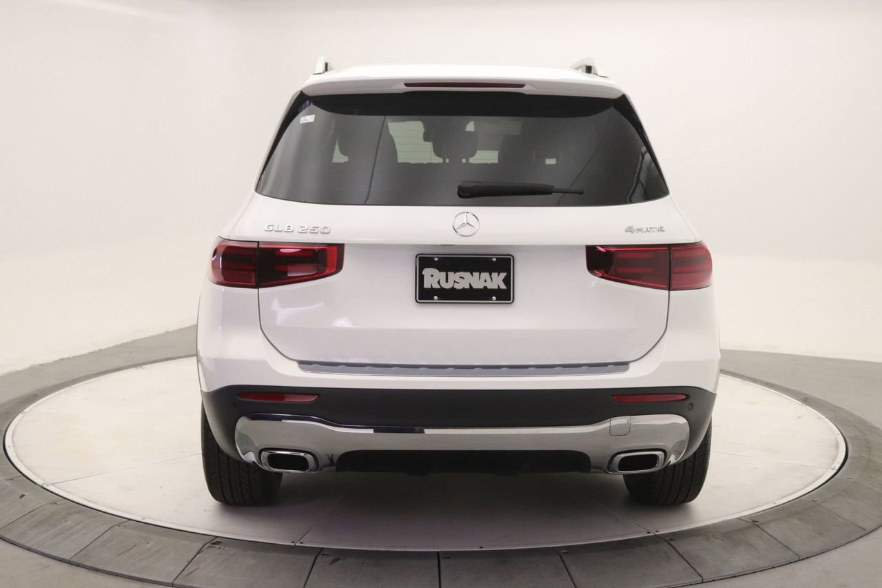 New 2026 Mercedes-Benz GLB 250 4MATIC image 3