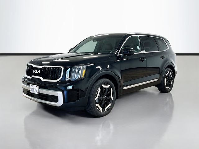 Certified 2023 Kia Telluride EX w/ EX Captain's Chair Package FWD image 3