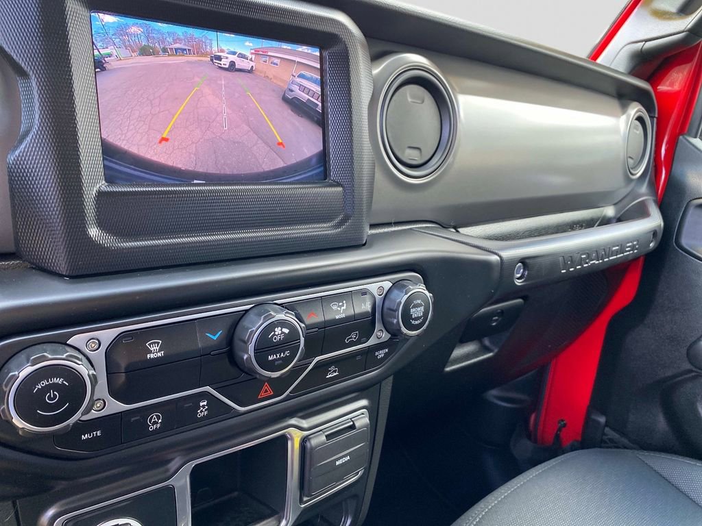 Used 2022 Jeep Wrangler Unlimited Sport AWD/4WD image 17