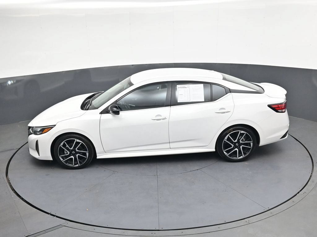 Used 2025 Nissan Sentra SR FWD image 37