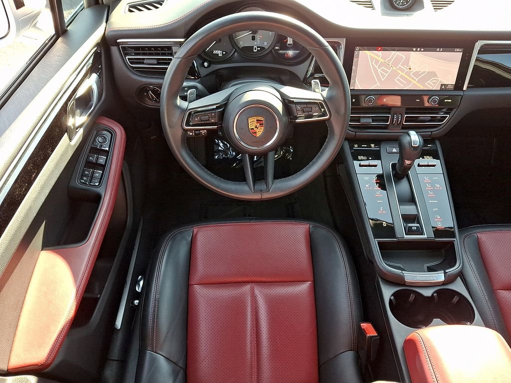 Used 2023 Porsche Macan S image 11