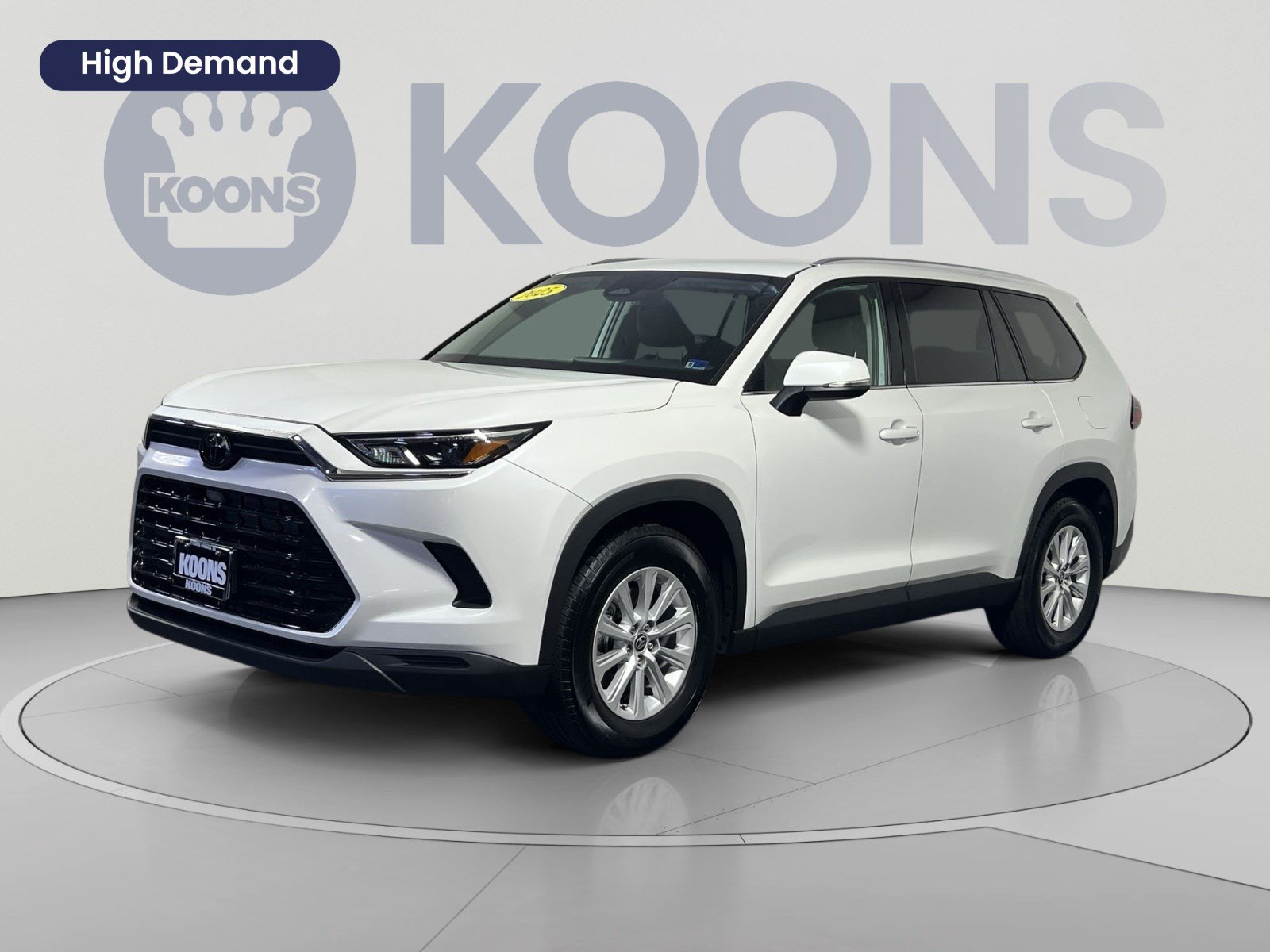 Used 2025 Toyota Grand Highlander AWD image 1
