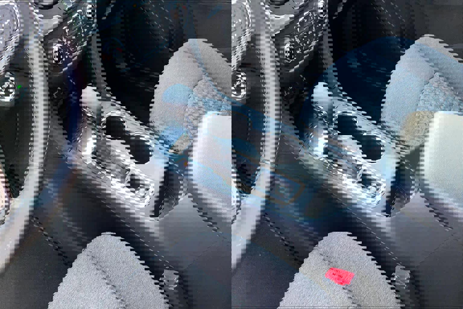 Used 2024 Chevrolet Equinox LT FWD image 15