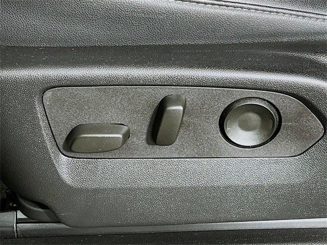 Used 2024 Chevrolet Suburban LT image 11