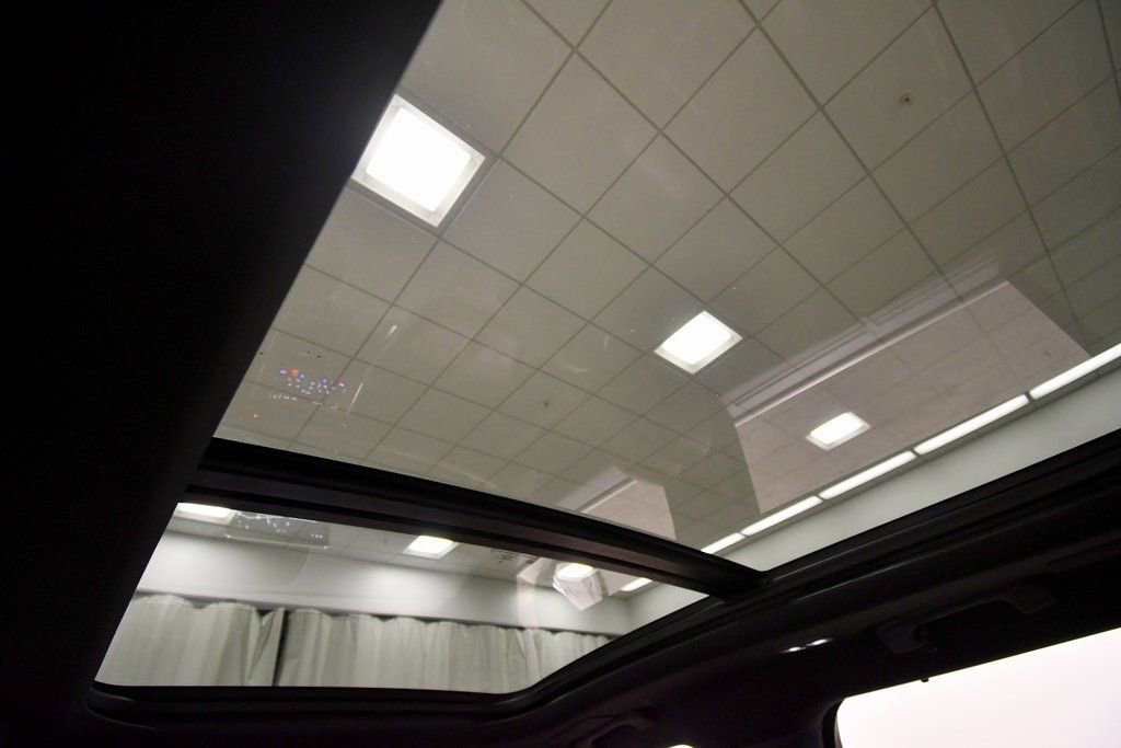 Used 2020 Lincoln Aviator Reserve w/ Equipment Group 202A image 16